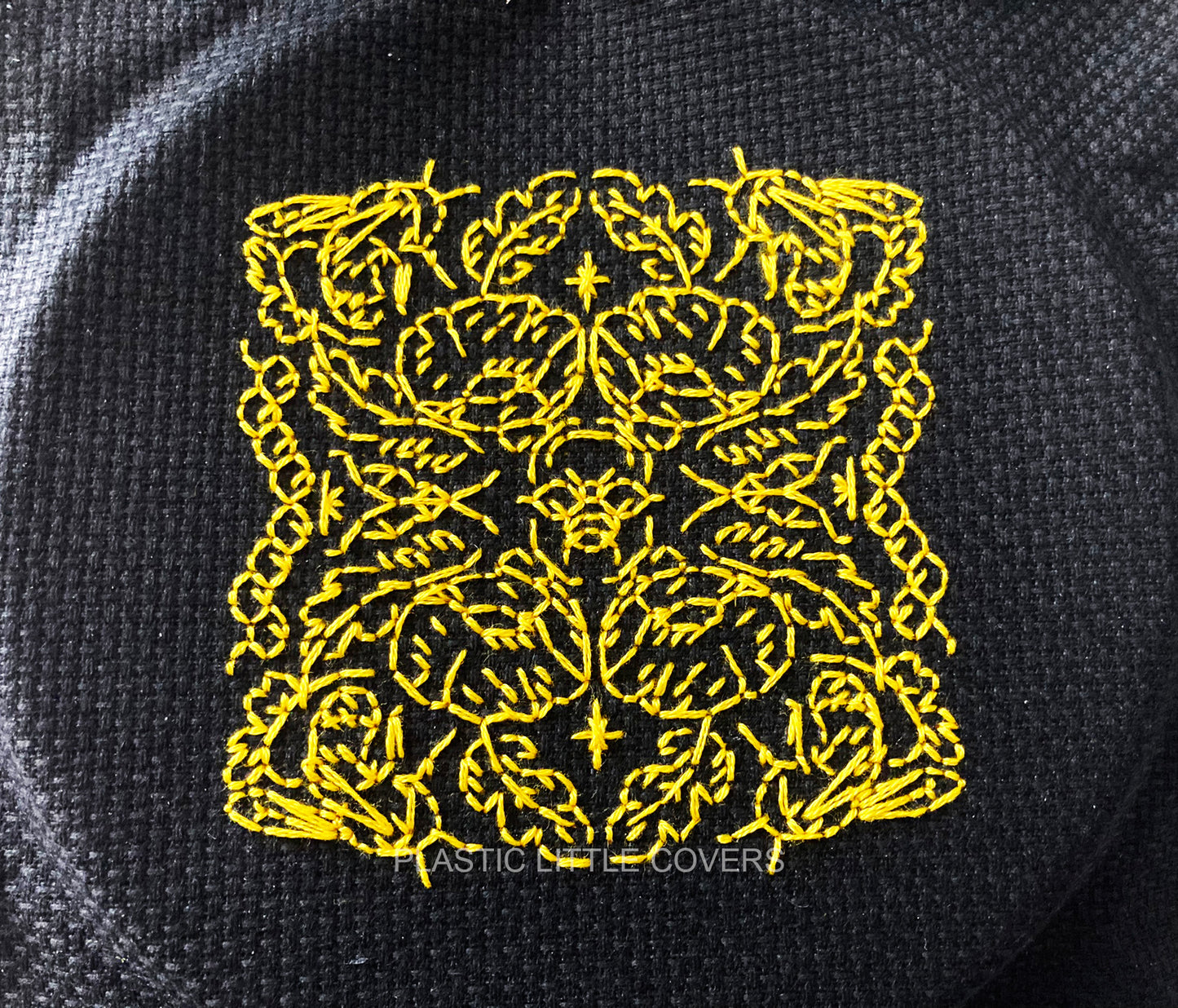 Blackwork Bee - Cross Stitch Pattern PDF.