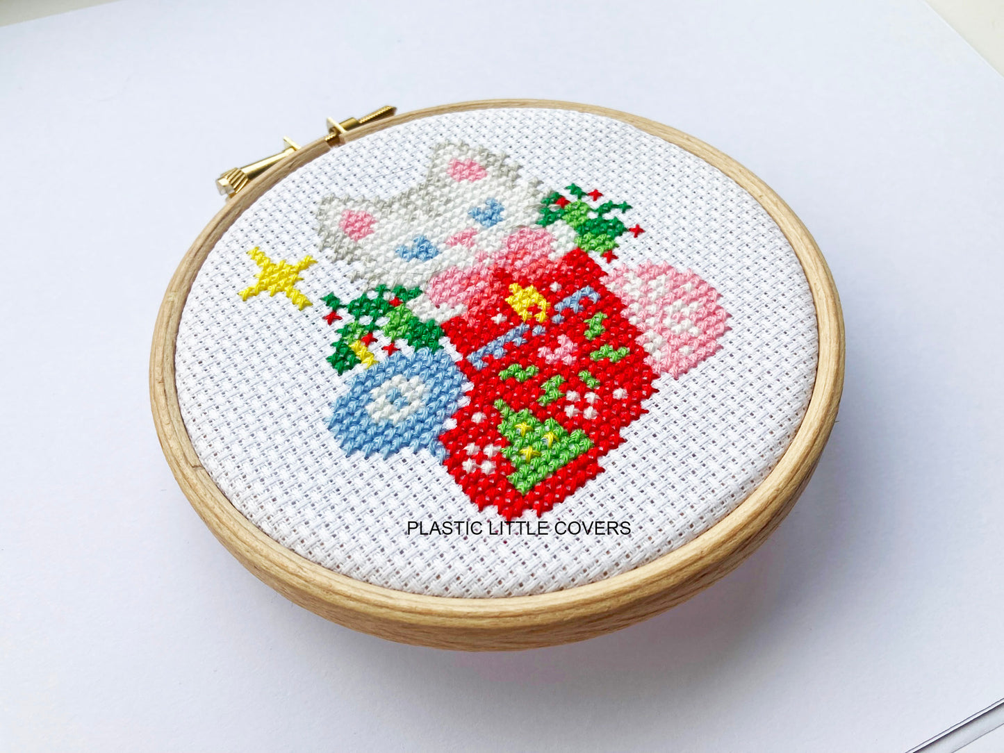 Christmas Kitten - Cross Stitch Pattern PDF.